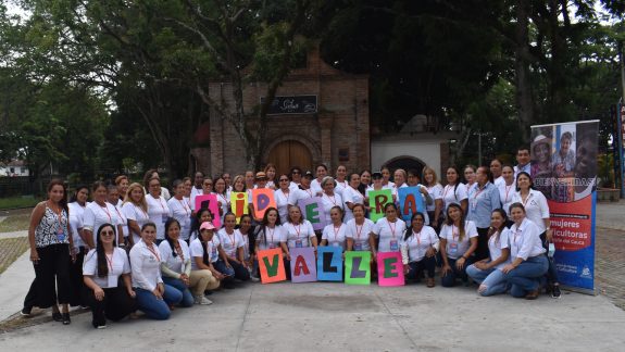 Mujeres cafeteras del Valle del Cauca se reunieron en torno al liderazgo