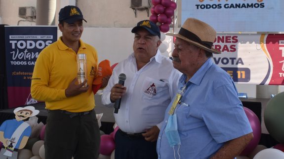 Homenaje a don Tulio, un gran líder cafetero vallecaucano