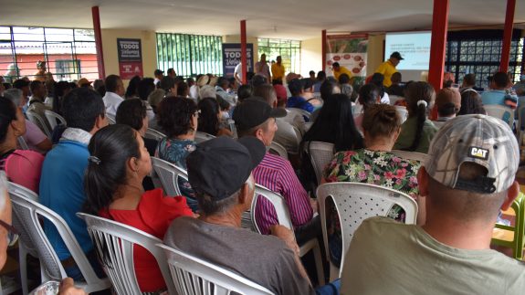 Caficultores de Trujillo participaron en Foro Cafetero con el Director Ejecutivo del Comité