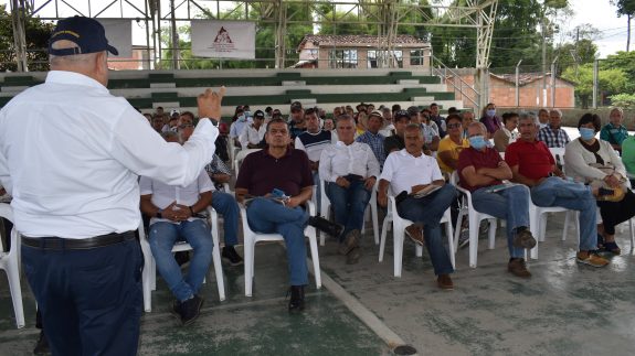 Con la participación de más de 130 caficultores se cumplió Foro Cafetero en Alcalá