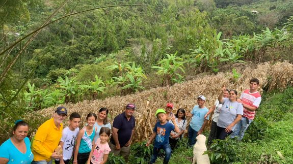 Actividades grupales en parcela IPA de Trujillo